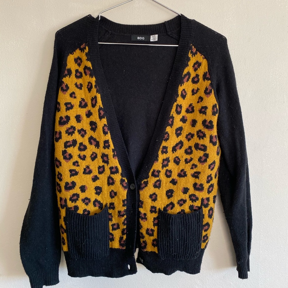 URBAN OUTFITTERS Cheetah Cardigan